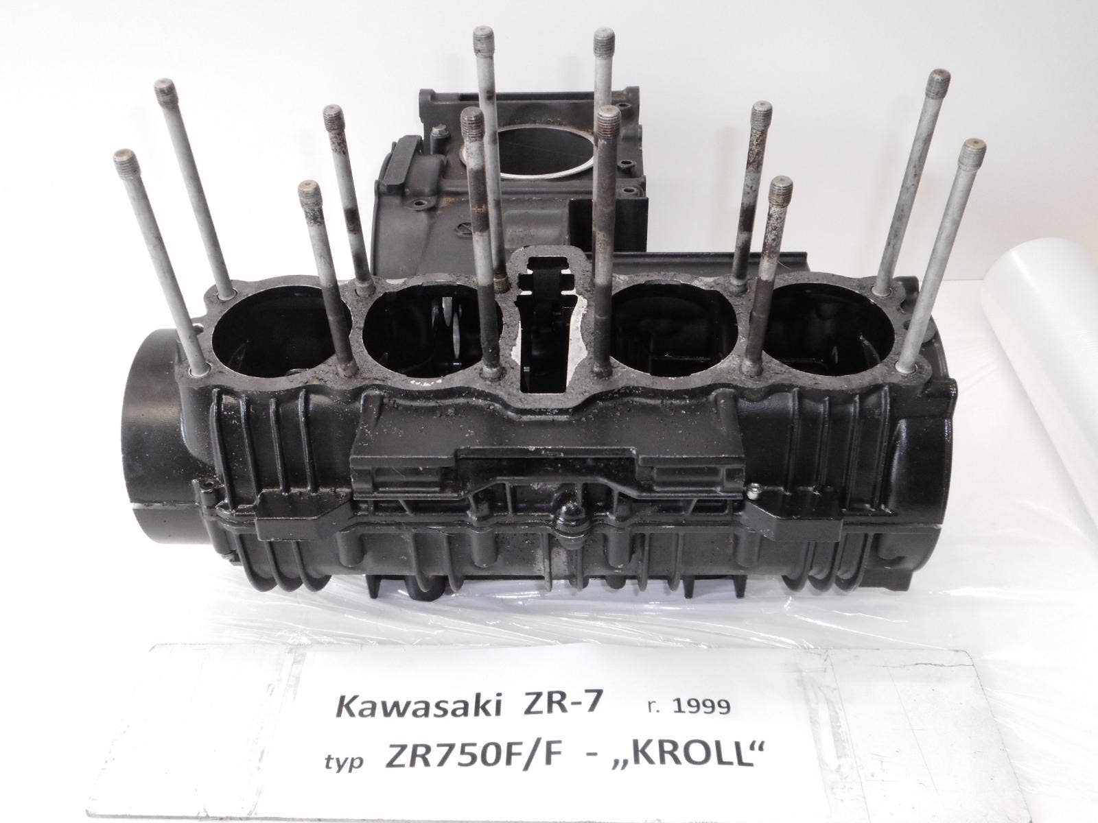 Klikněte pro detailní foto č. 14 - Blok motoru - typ KZ750EE, kartery